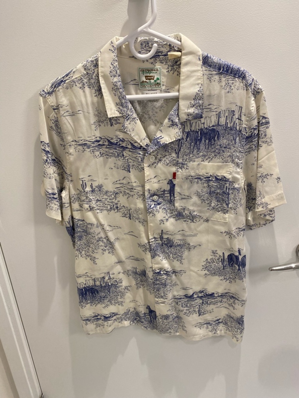 Levi’s Strauss of CA, sunset camp western desert shirt, NWOT, never worn.